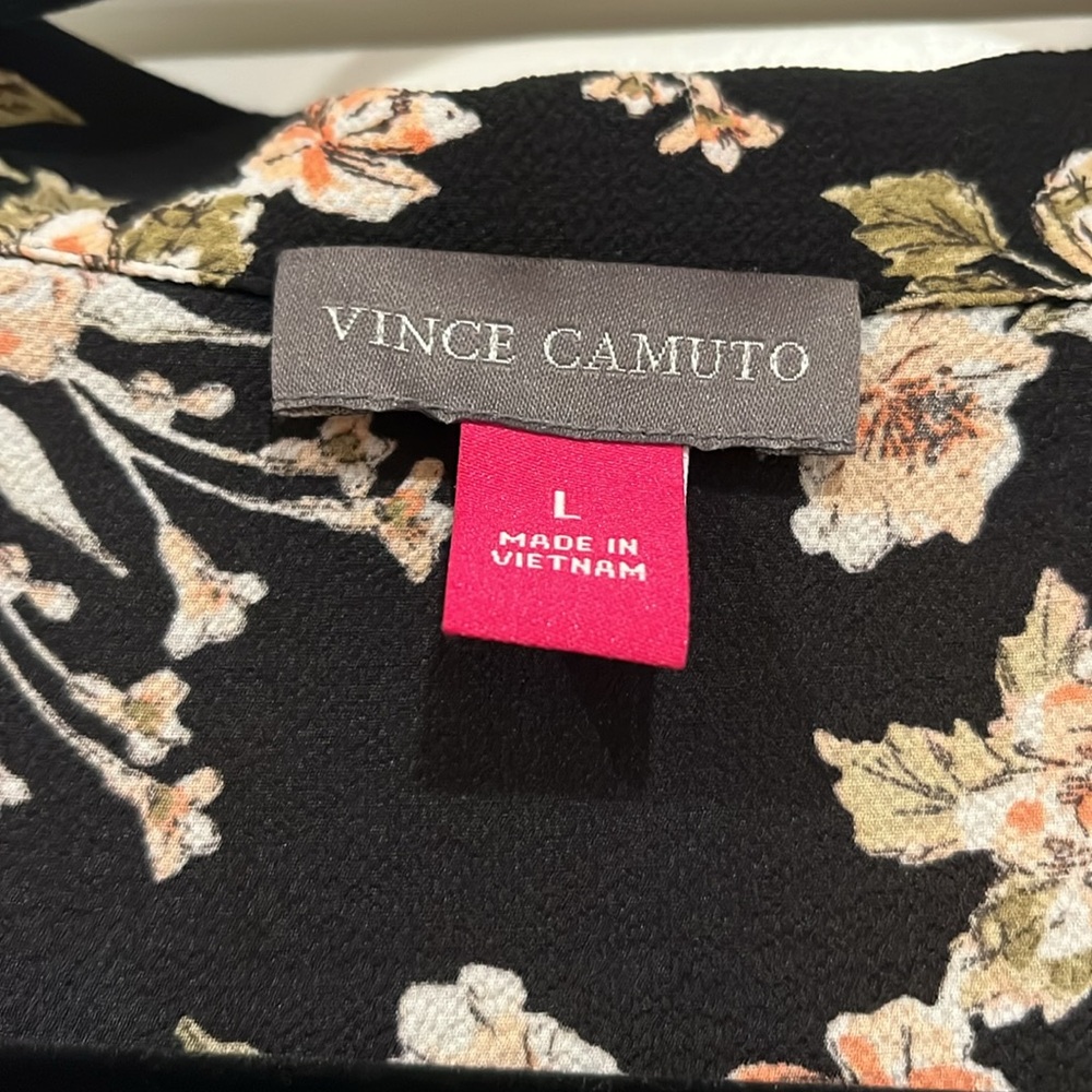 Vince Camuto floral wrap top - Picture 2 of 3